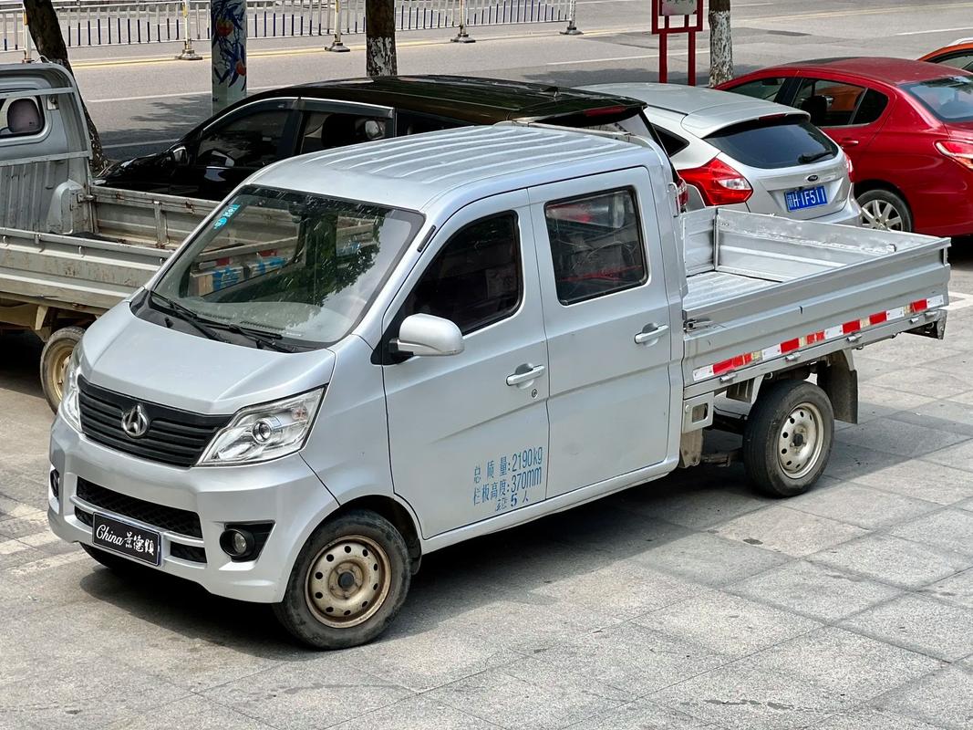 长安星卡双排s201 长安星卡双排小货车15手动价格是多少