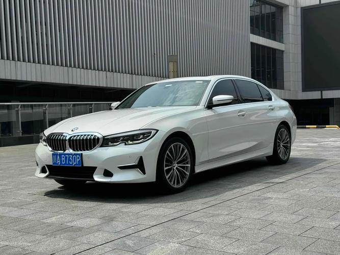 宝马白色轿车价格(宝马白色车型大全和价格表)