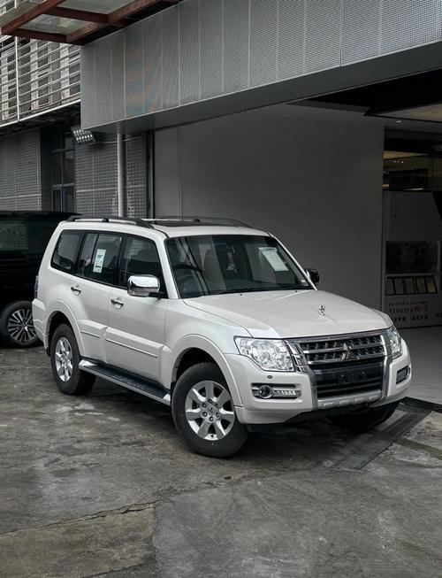 进口三菱汽车报价及图片大全(进口三菱suv有哪些车型图片)