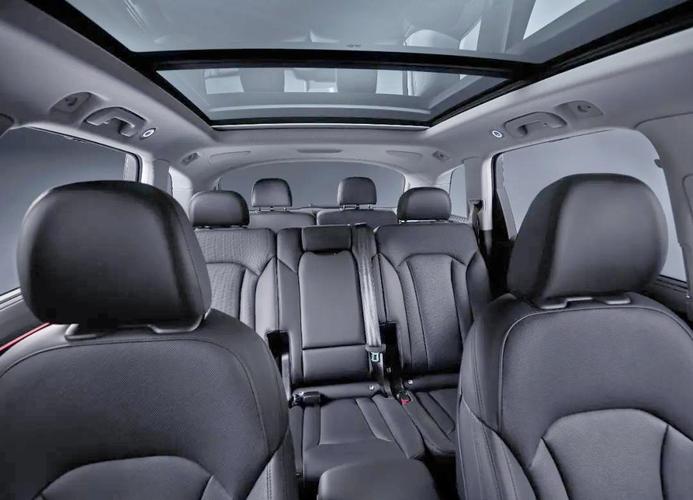 奥迪q7七座版三排空间／奥迪q7七座空间怎么样