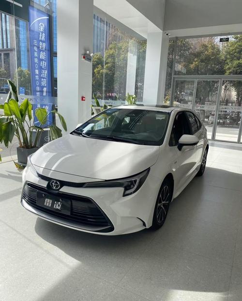 新款丰田雷凌图片(新款丰田雷凌图片高清)